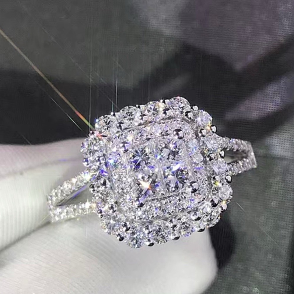 Elegant engagement ring